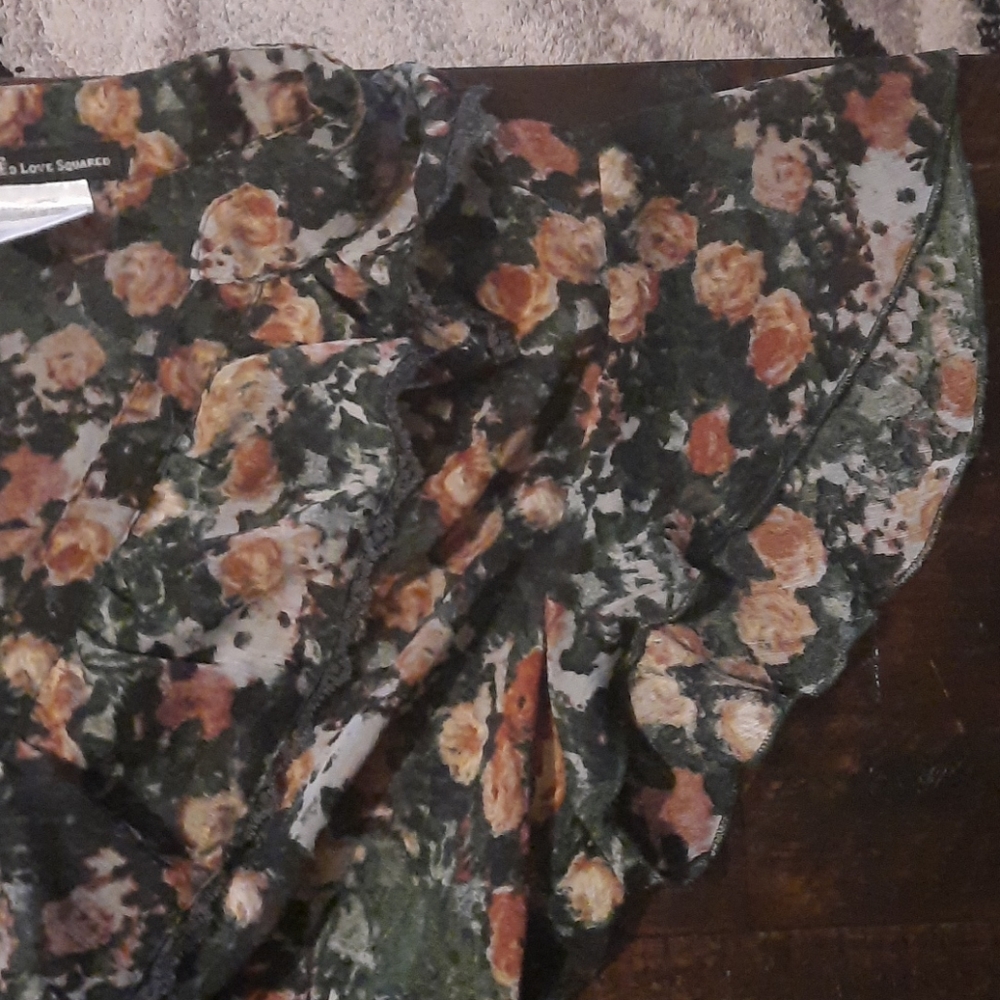 Ruffle‎ blouse - Picture 3 of 6